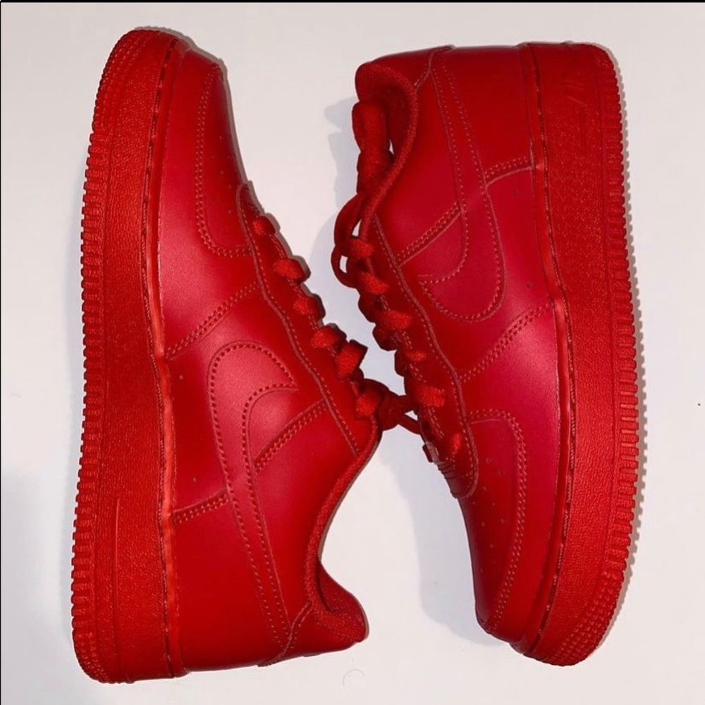 NIKE, size 6.5Y, red